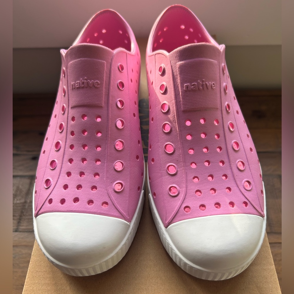 Native Jefferson Pink Slip-On Shoes. Size 3.